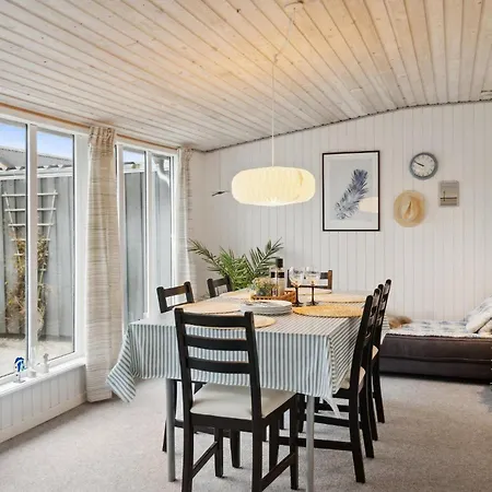 Дом отдыха Awesome In With Wifi